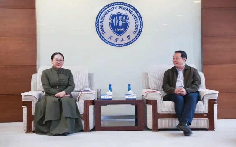 張榮華主席應邀出席天津大學創業大講堂活動，張君婷總裁作主題演講