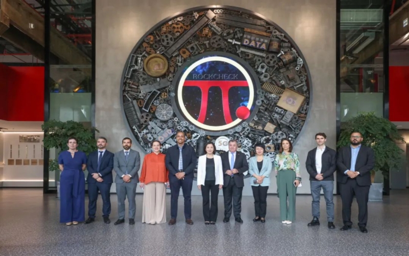 智利、哥倫比亞、尼加拉瓜、洪都拉斯駐華使館外交官一行到榮程集團參觀交流