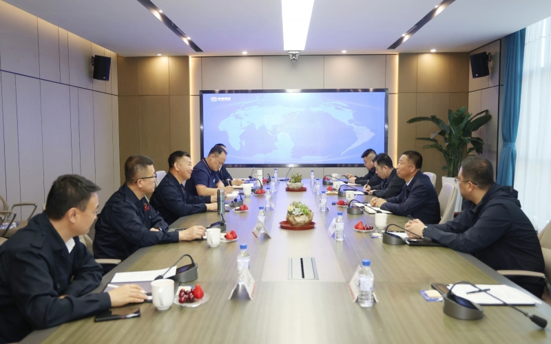 鄂托克旗委副書記、政府旗長(zhǎng)蘇智雄到榮程集團(tuán)考察交流